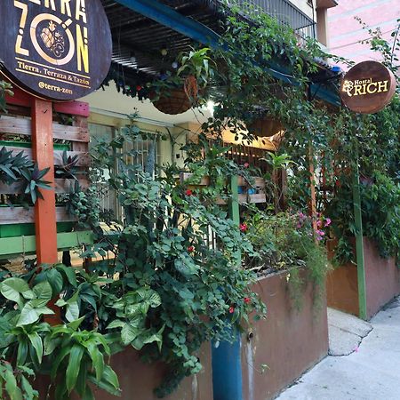 Hostal Rich Medellín Exteriör bild