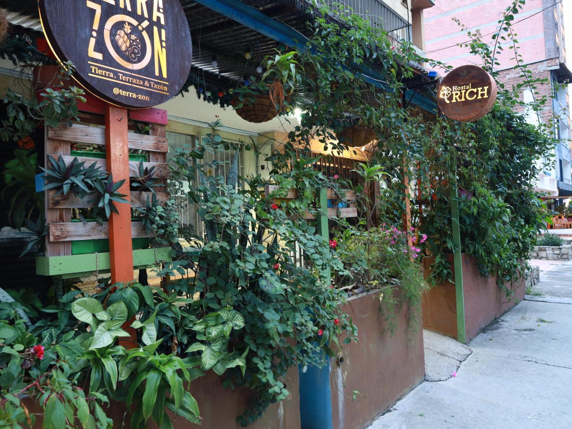 Hostal Rich Medellín Exteriör bild